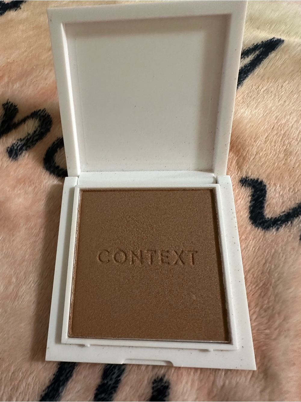 Context Matte Bronzer — Warm Tan Sun-Kissed Powder